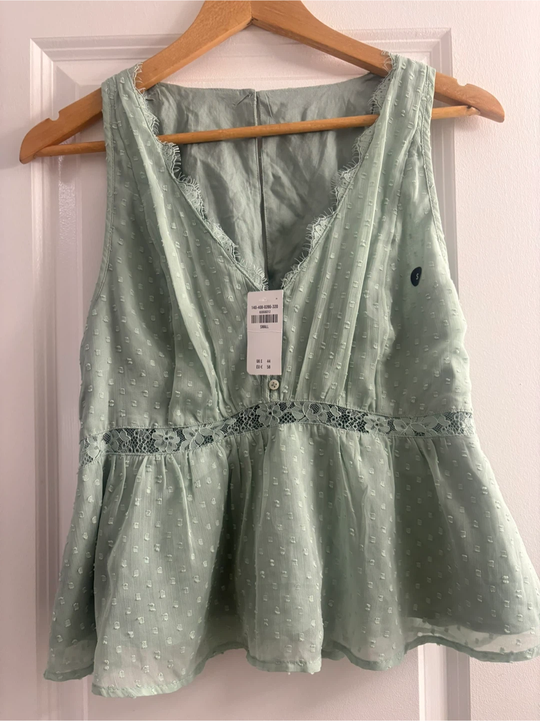 Abercrombie & Fitch Sleeveless Top - Small
