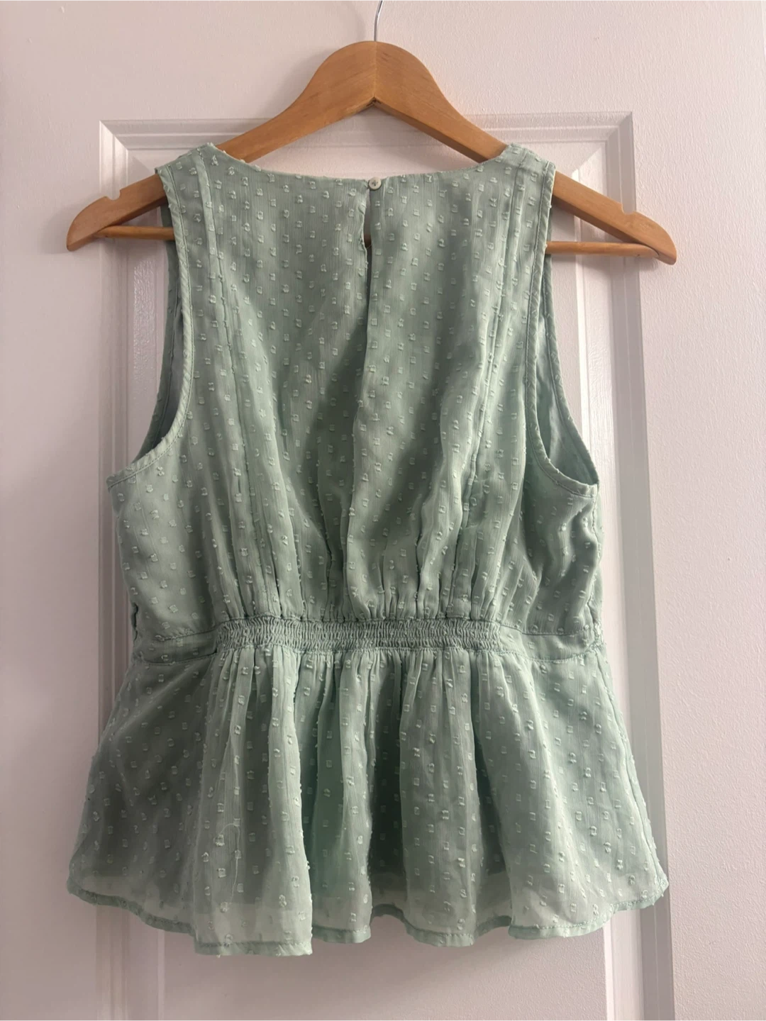 Abercrombie & Fitch Sleeveless Top - Small - photo 3