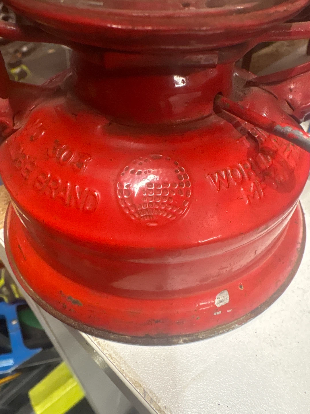 Vintage Globe Brand No. 303 Red Oil Lantern - photo 3