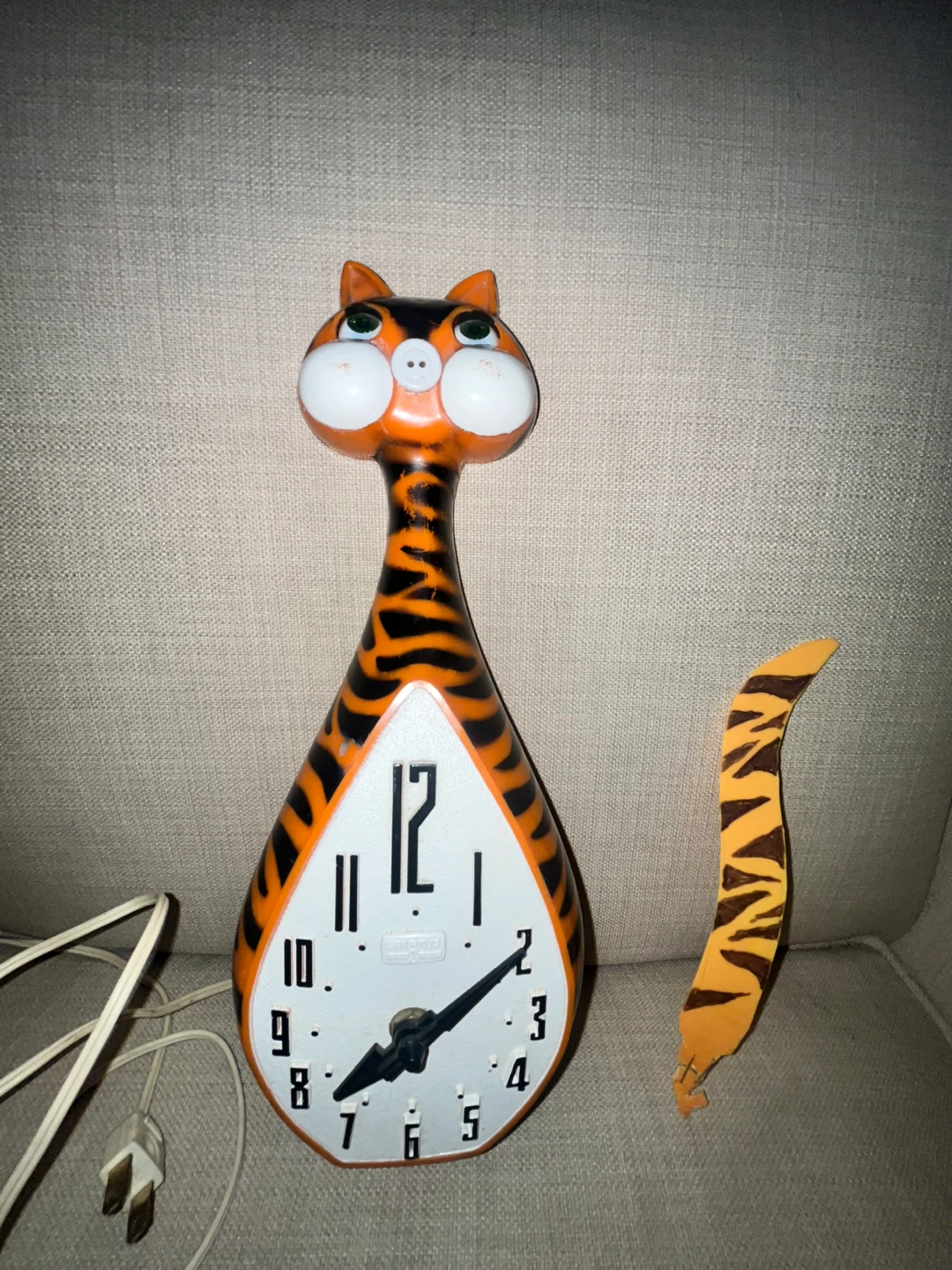Vintage Spartus Orange Tabby Cat Wall Clock - photo 3
