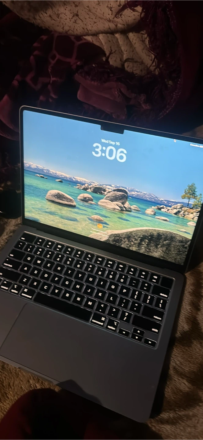 Apple MacBook Air Laptop 2025 - photo 2