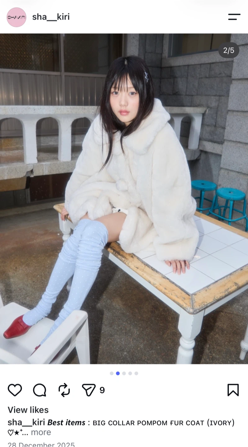 Big Ivory Pompom Fur Coat - photo 2