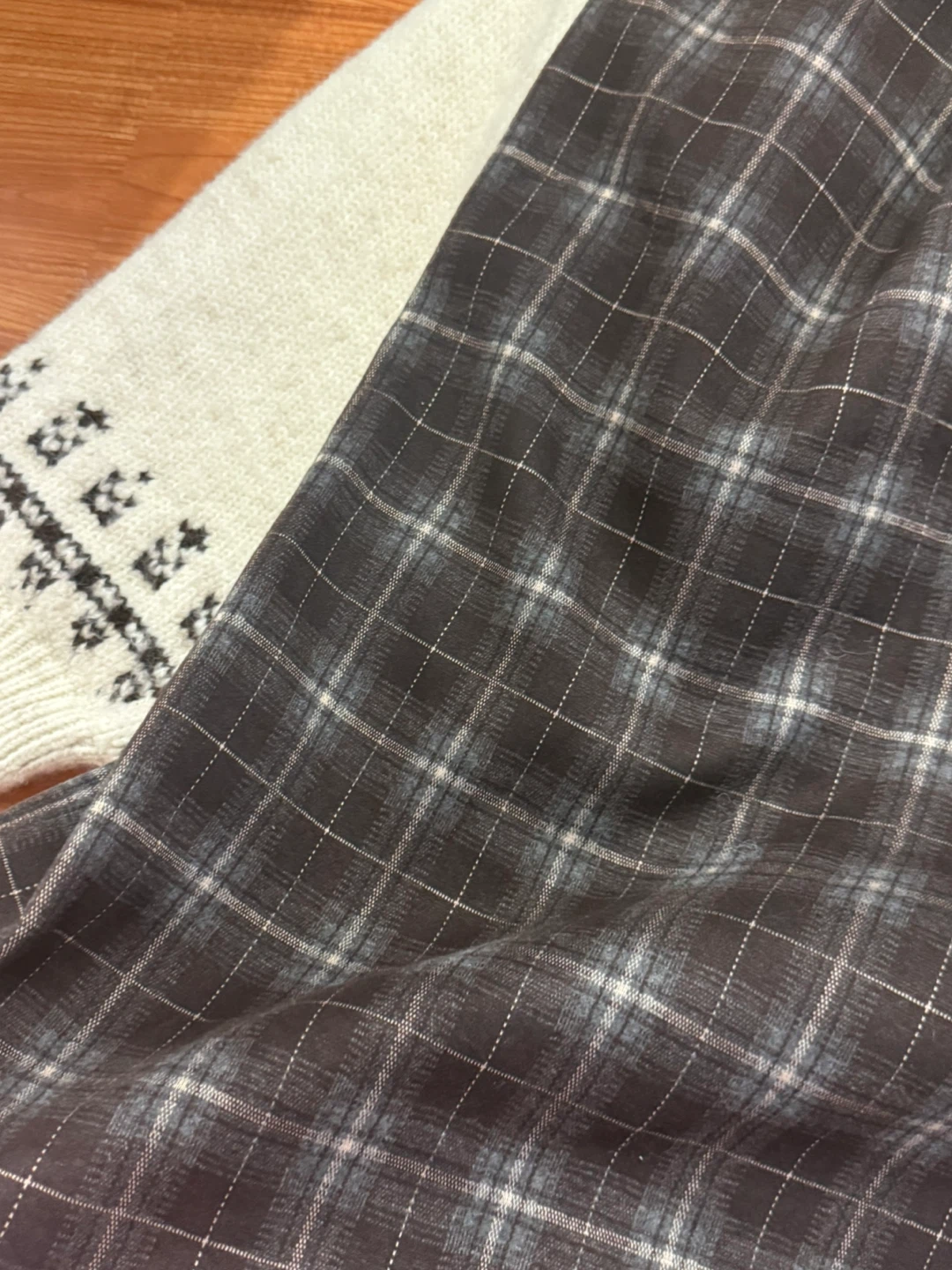 Knit Hooded Cardigan + Plaid Skirt Set 🤍 - photo 3