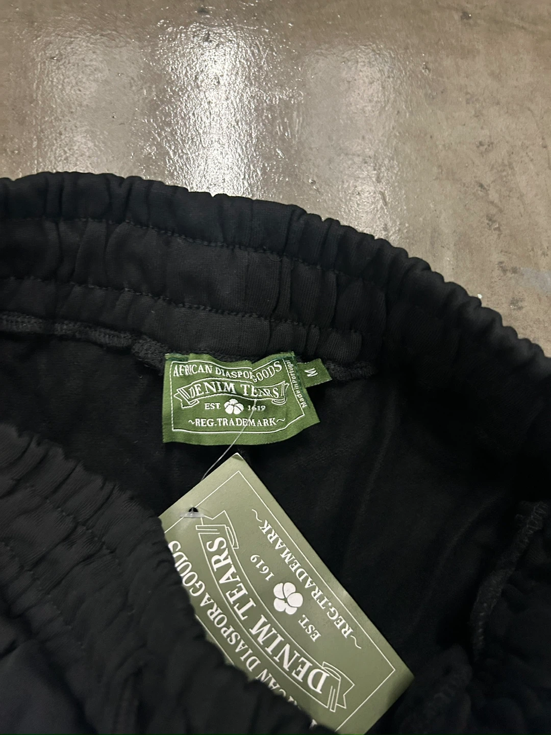 Denim Tears Cotton Wreath Sweatpants Black - photo 2