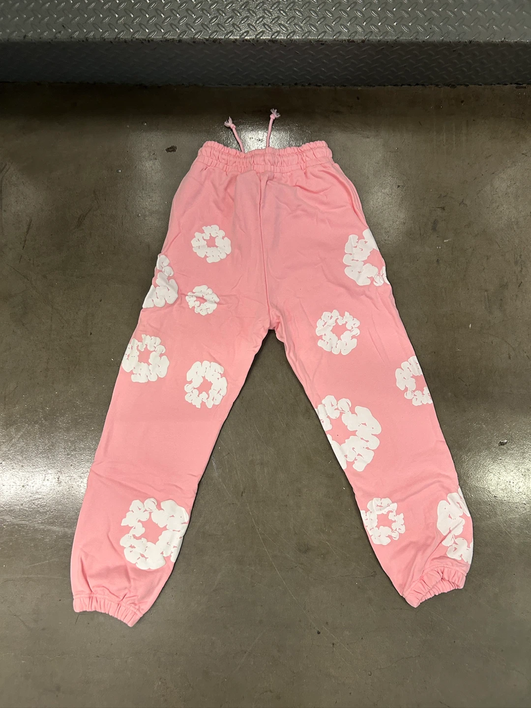 Denim Tears Cotton Wreath Sweatpants Pink - photo 5