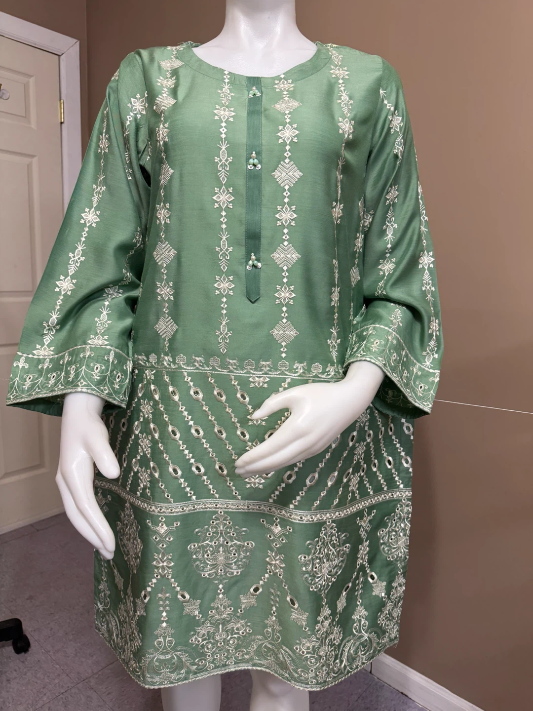 Pakistani embroidered kurti/top/tunic - photo 2