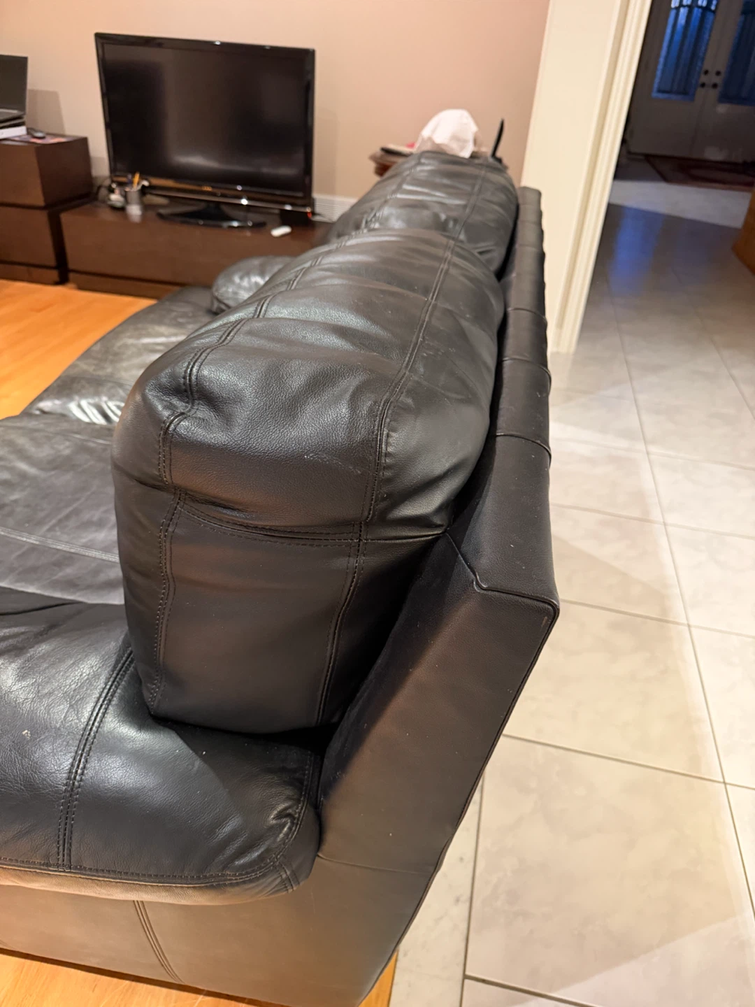 Black Leather Loveseat - photo 2
