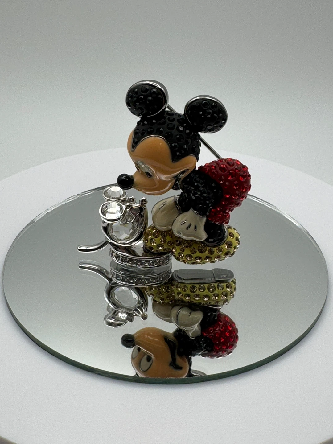 SWAROVSKI DISNEY MICKEY MOUSE BROOCH FROM 2005 - photo 2