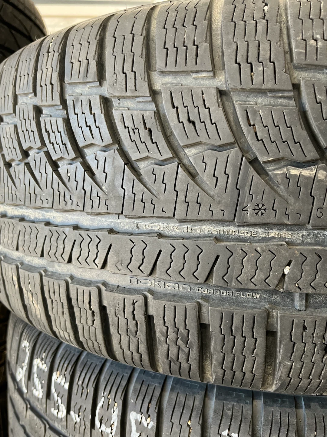 Nokian WR G4 SUV 255/45R20 - photo 2