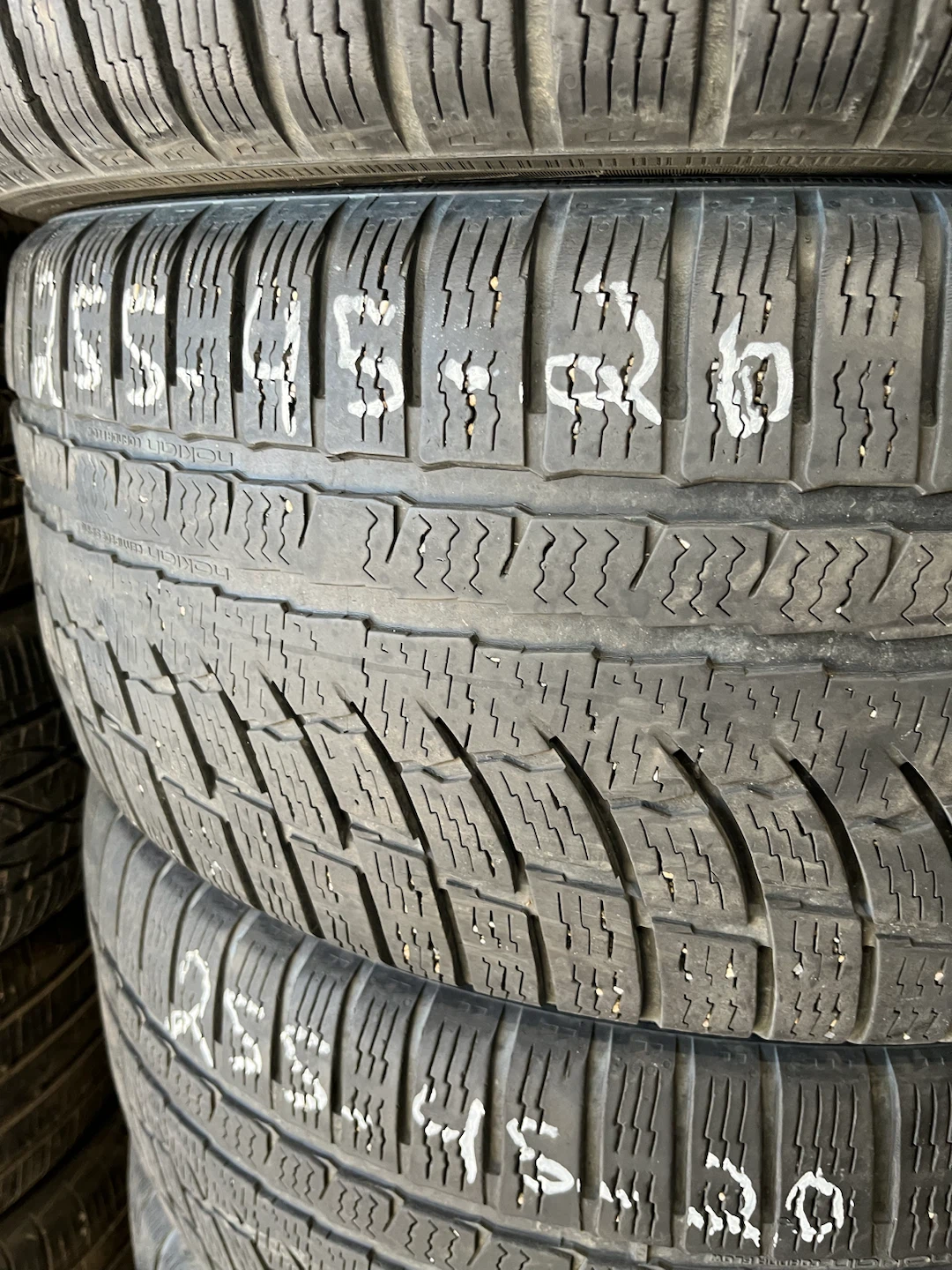 Nokian WR G4 SUV 255/45R20 - photo 3