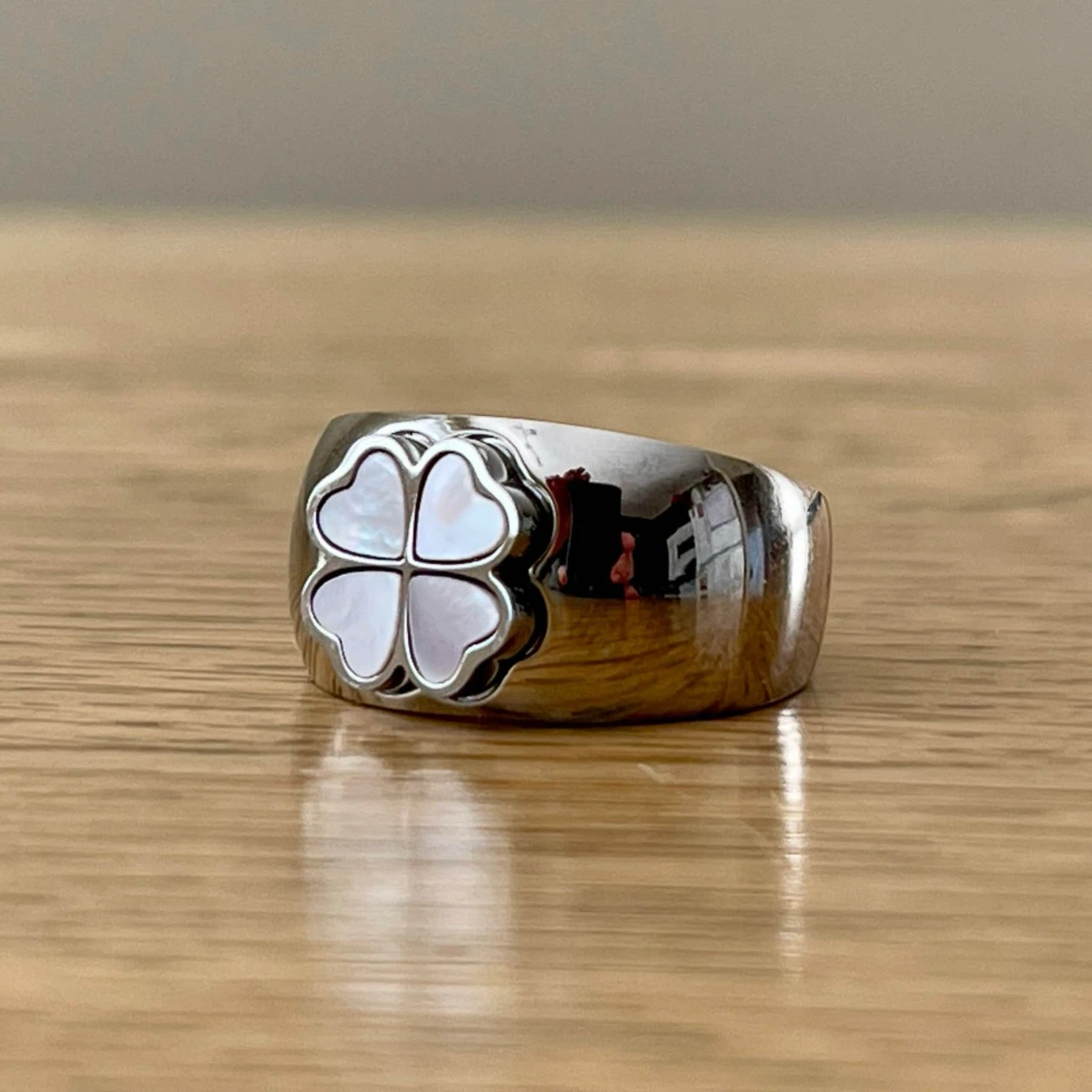 Four-leaf clover stainless steel ring (size 6) - Good luck