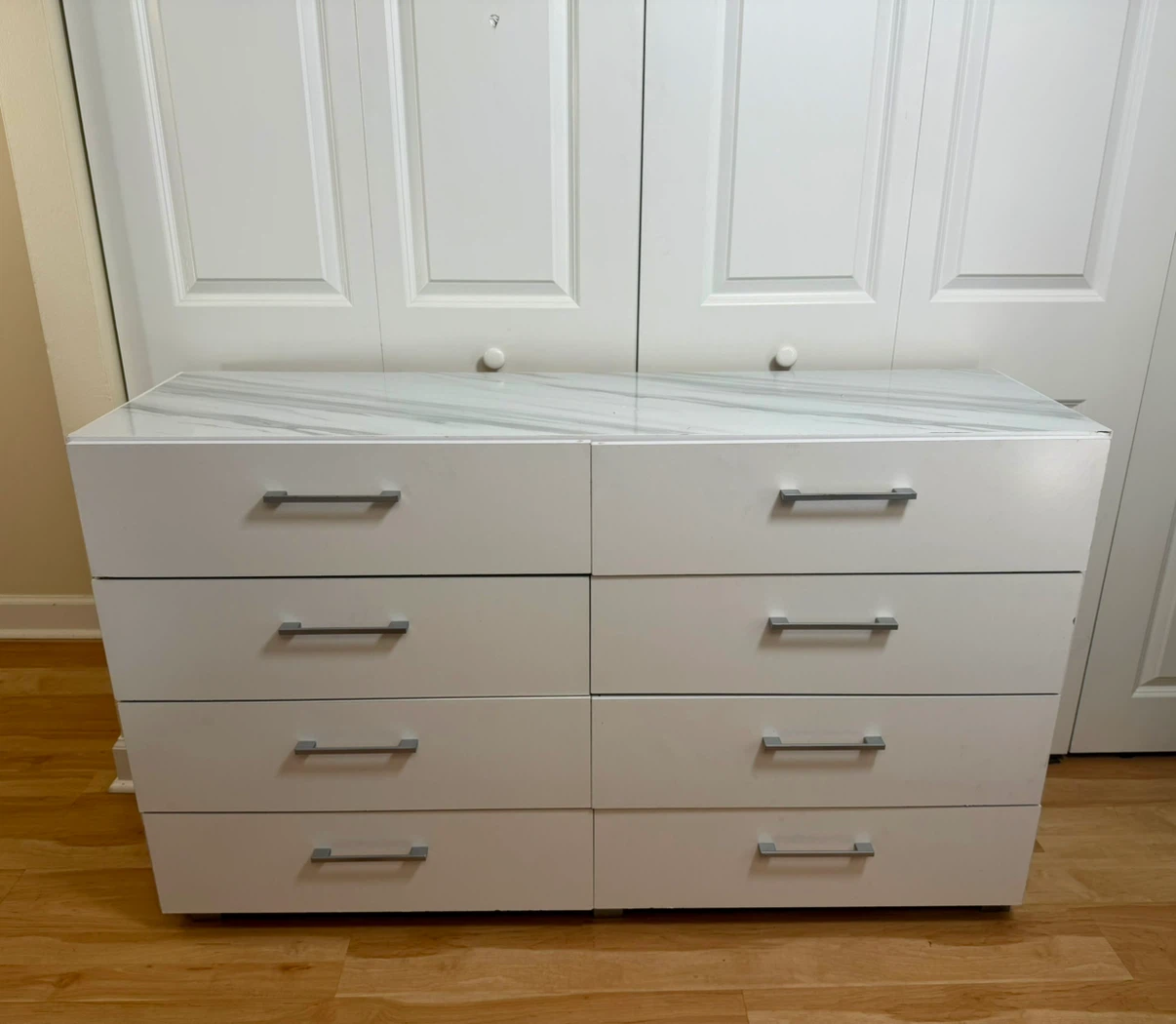 White 8-Drawer Dresser with Marble-Look Top - photo 3