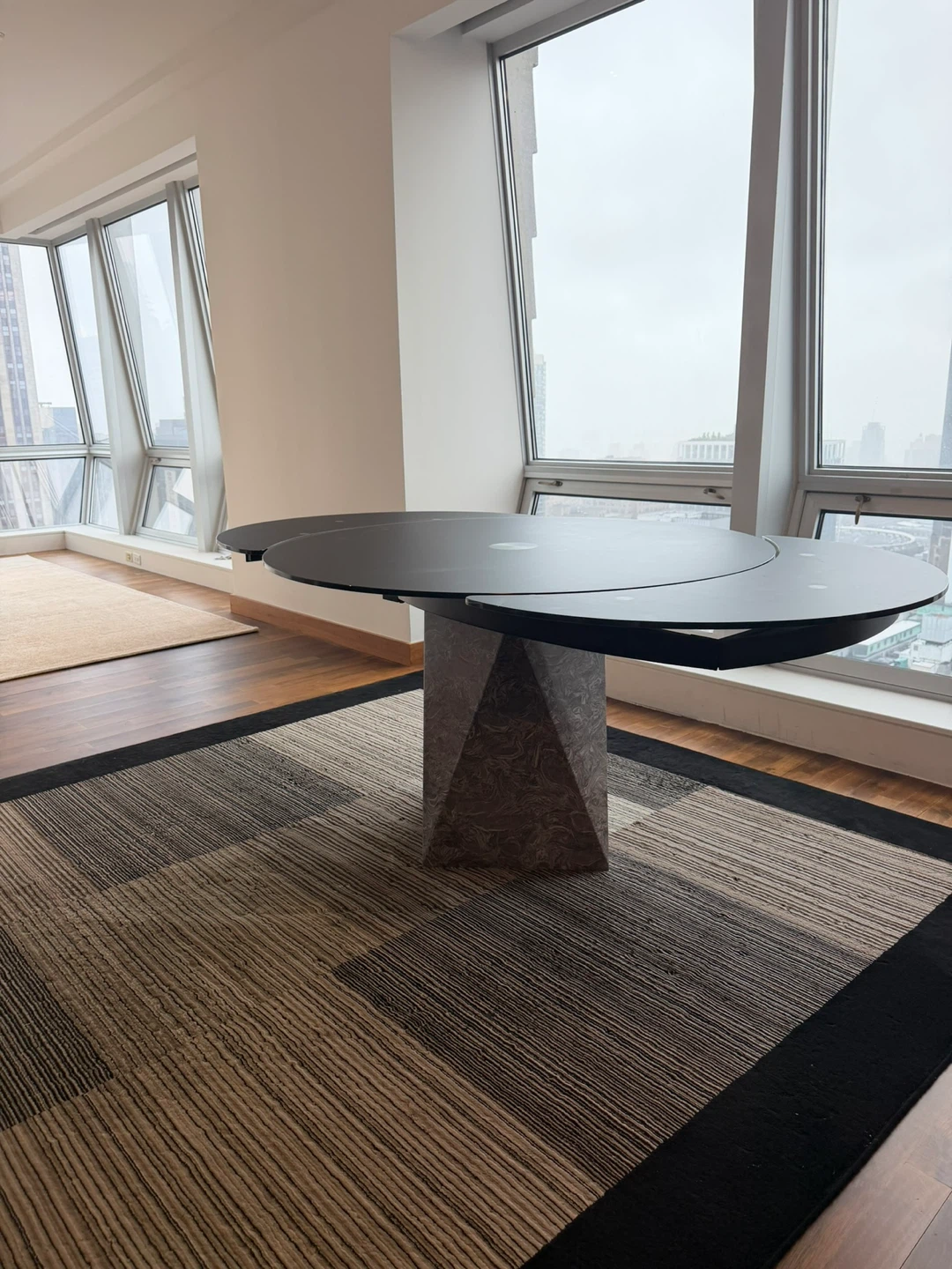 Modern Extendable Dining Table with Geometric Base - photo 3