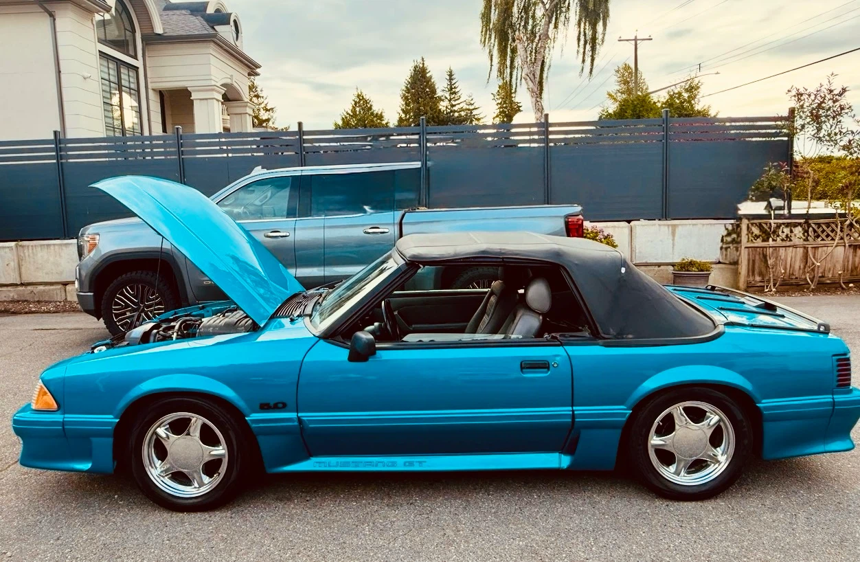 Blue Ford Mustang Convertible 1988 - photo 3