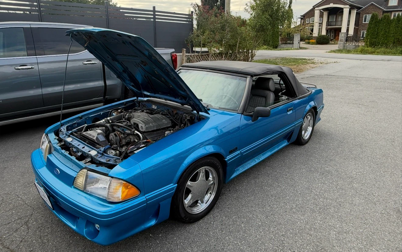 Blue Ford Mustang Convertible 1988 - photo 4