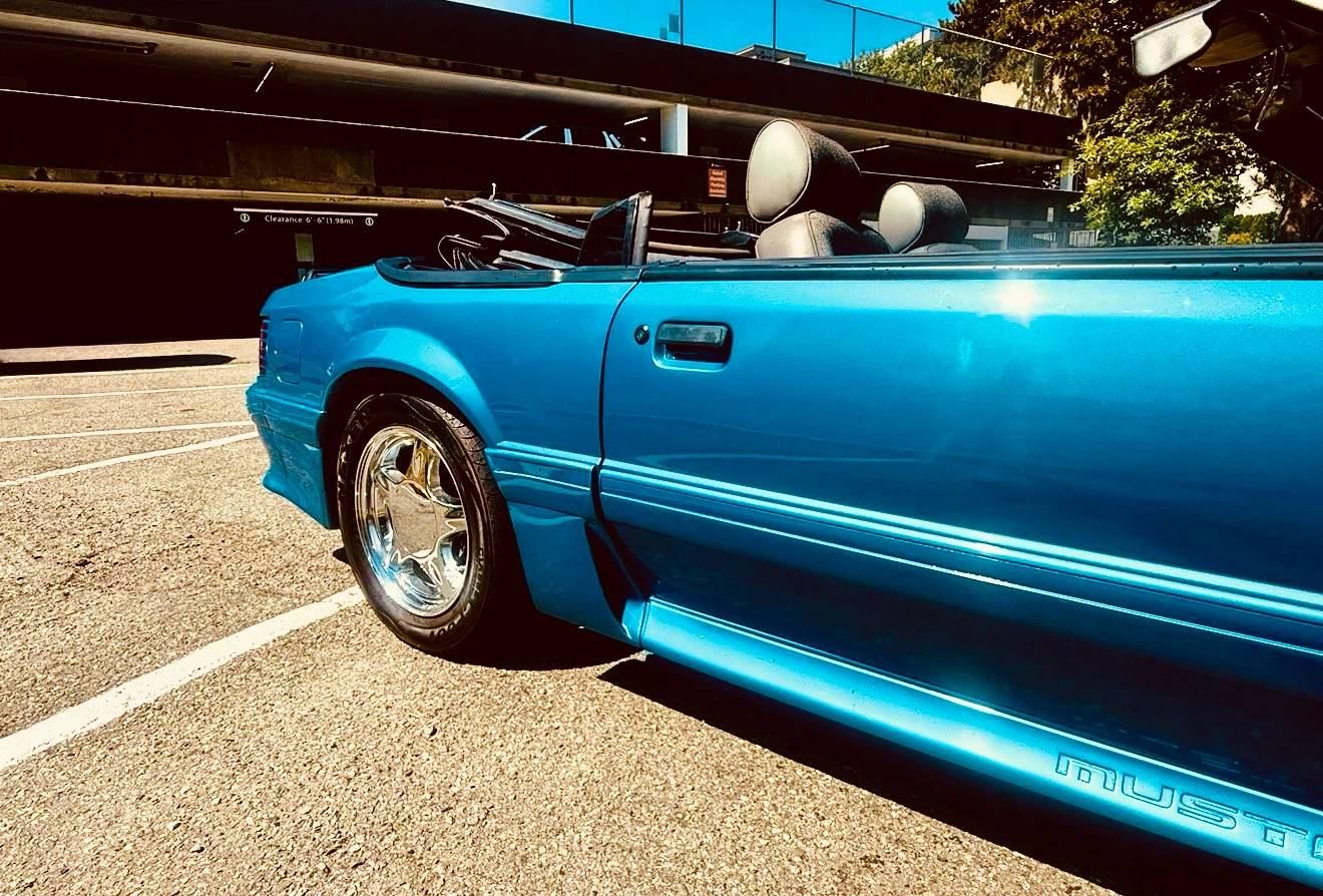 Blue Ford Mustang Convertible 1988 - photo 5