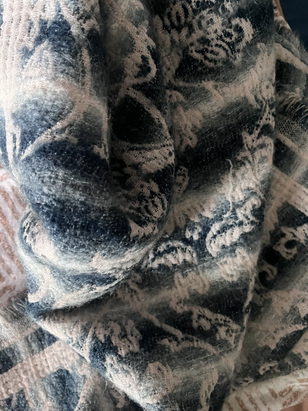 Blue and Cream Floral Patterned Scarf - photo 2