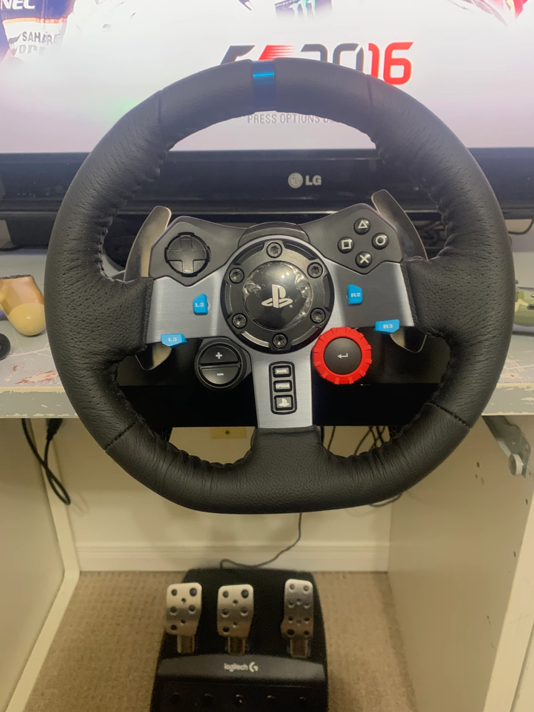 Logitech G29 Driving Force Racing Wheel and Pedals