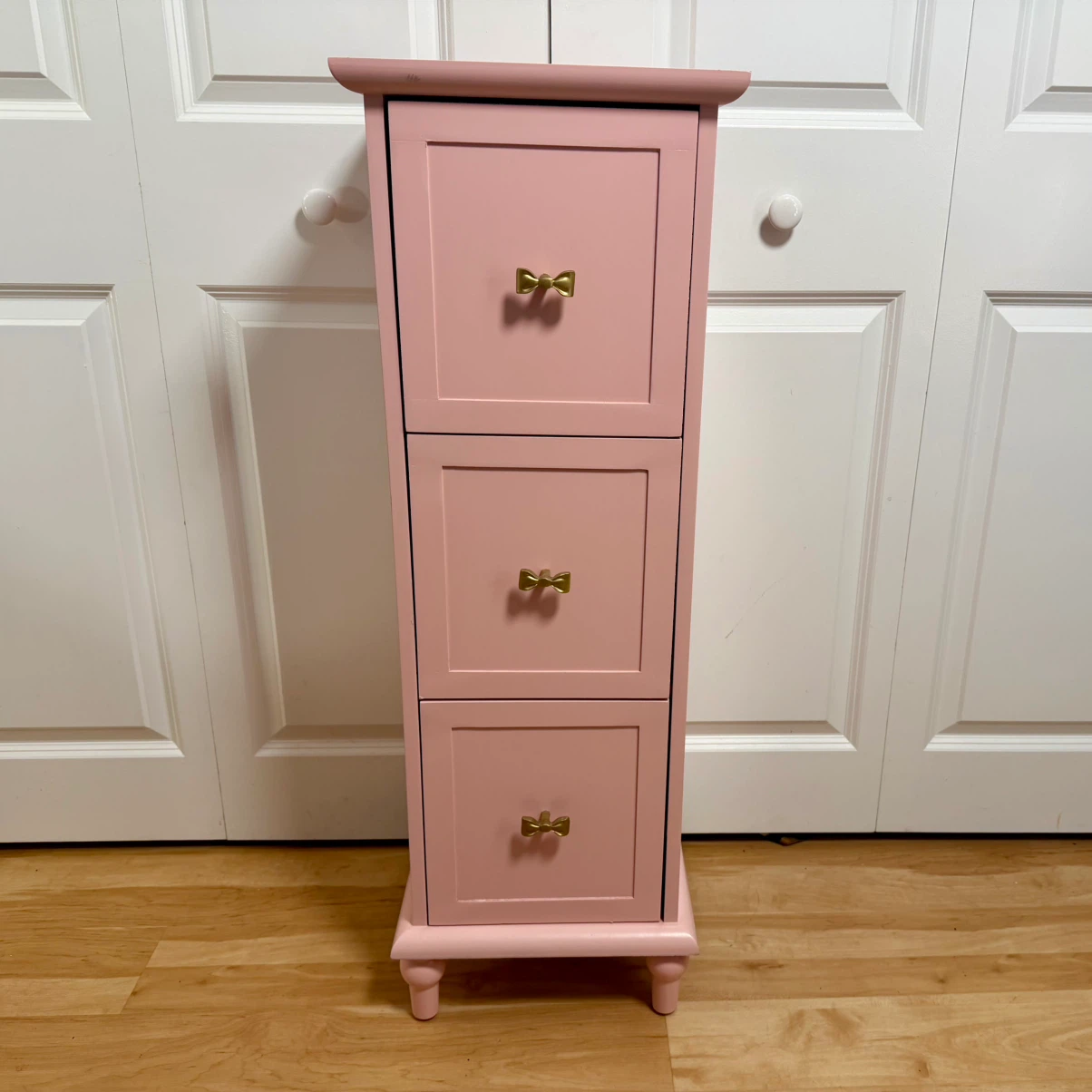 Pink 3 Drawer Dresser with Bow Knobs - photo 2
