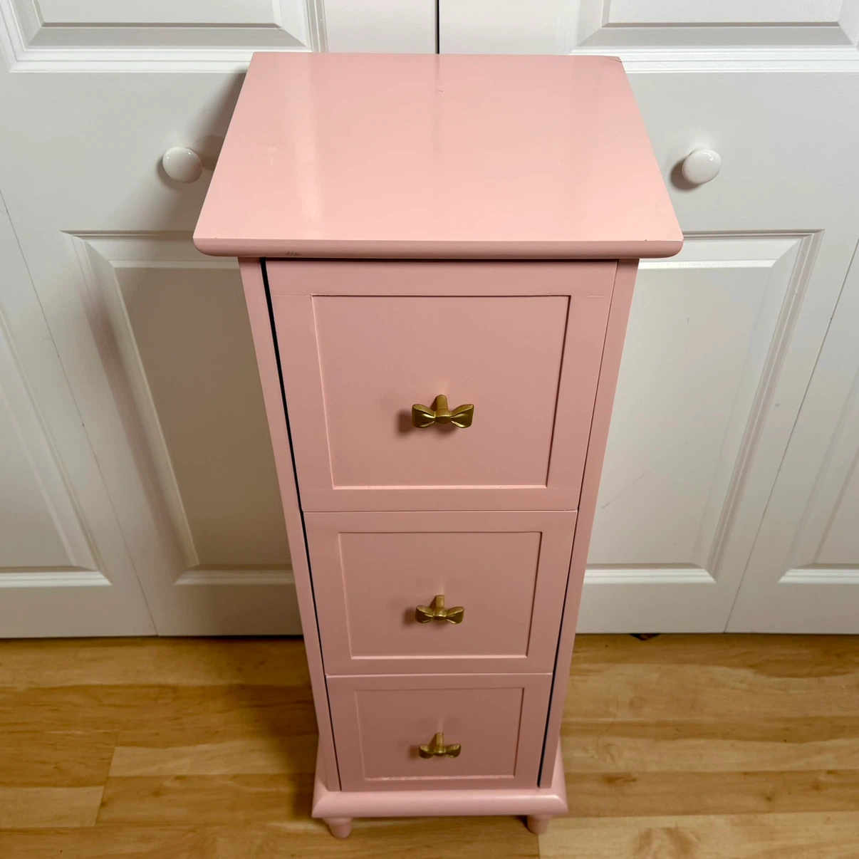 Pink 3 Drawer Dresser with Bow Knobs - photo 5