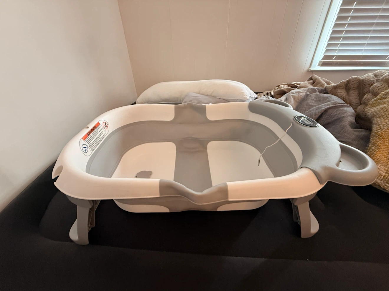 Collapsible Baby Bathtub with Temperature Display
