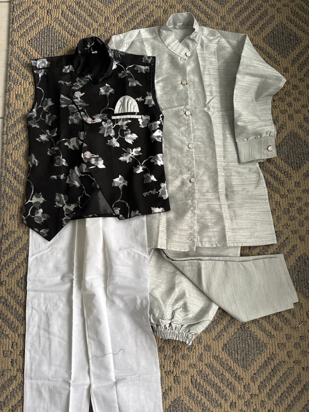 Boys' Silver and Black Traditional Outfit - photo 3