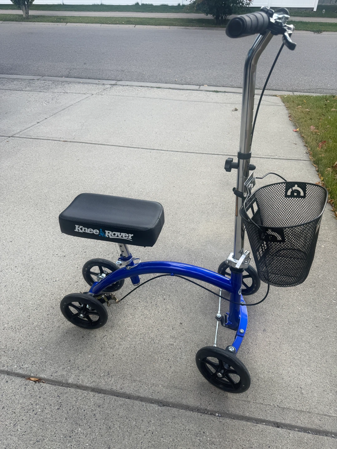 Knee scooter