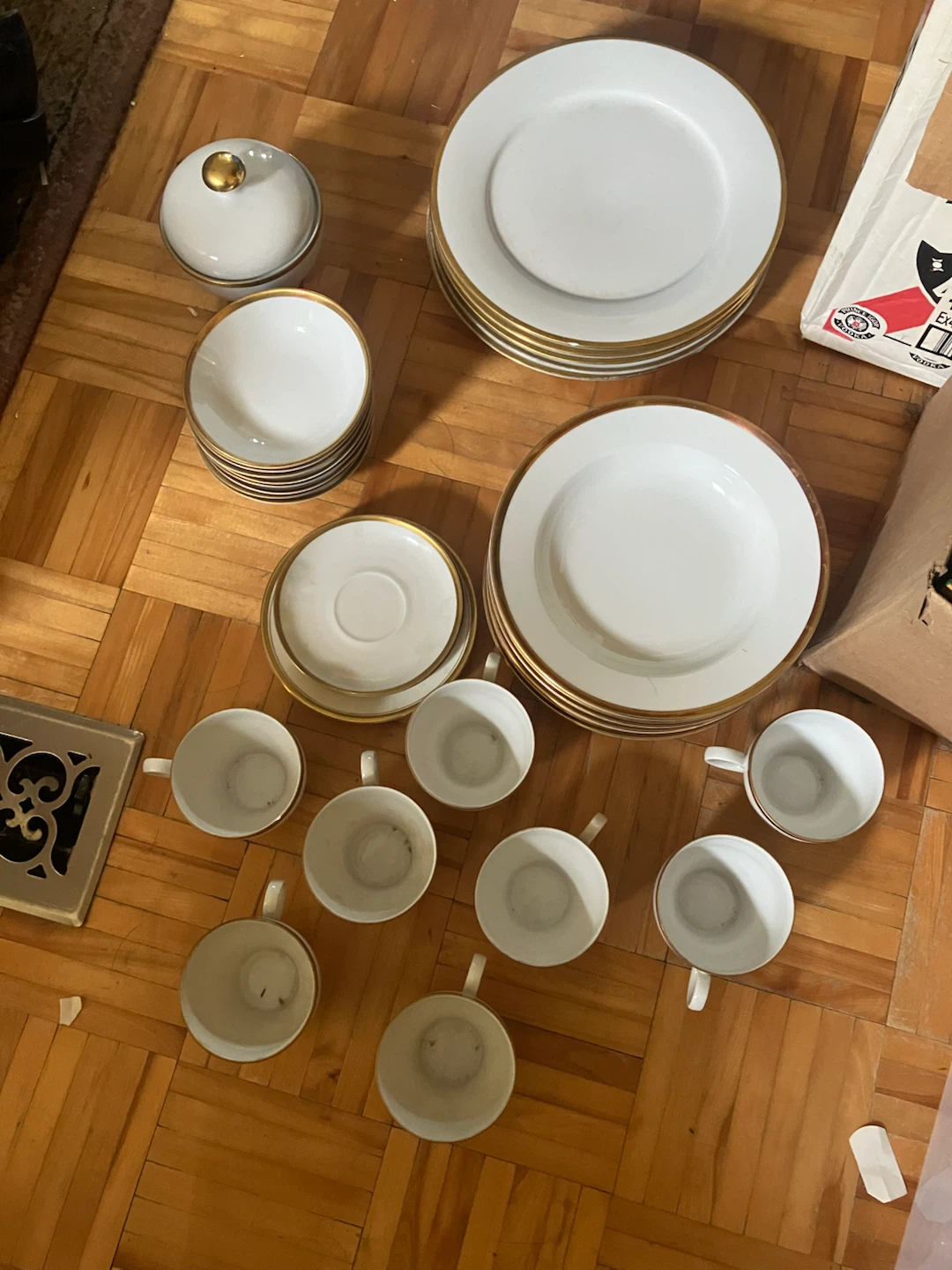 Kahla Porcelain Dinnerware Set