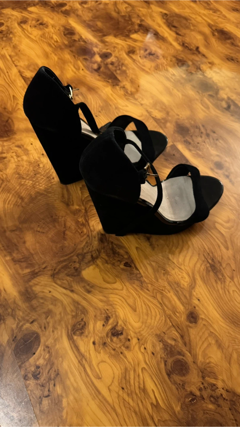 ALDO Black Suede Wedge Sandals - photo 2
