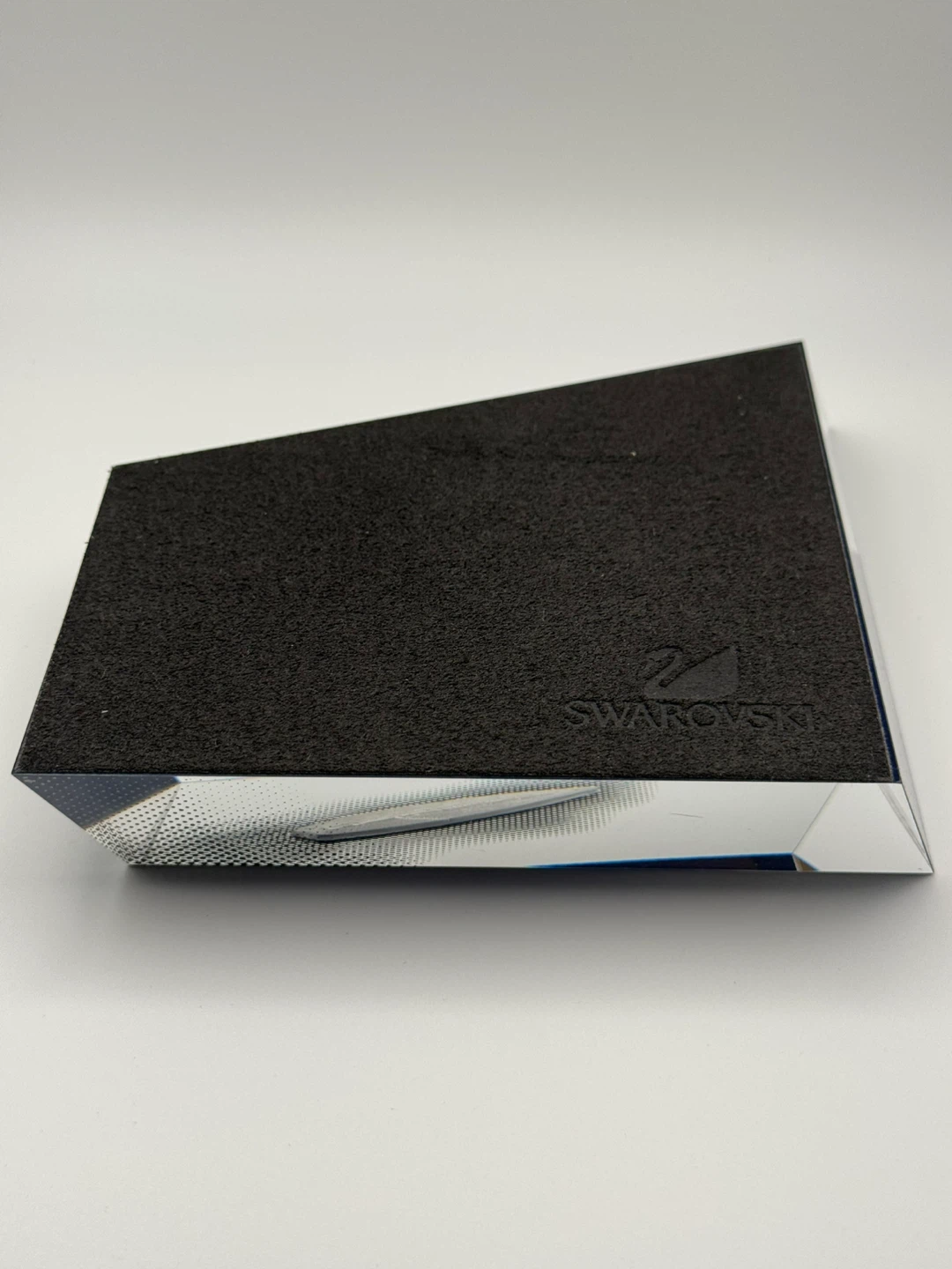 SWAROVSKI 4” SAILBOAT & ACRYLIC STAND - photo 4