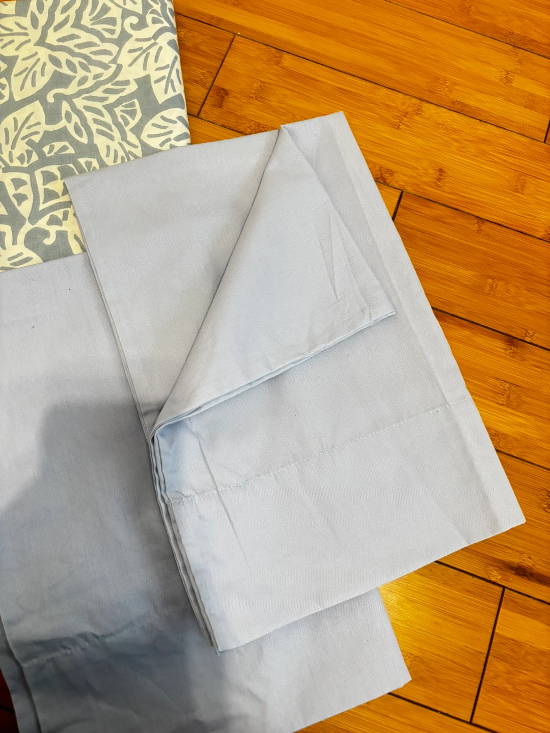 Set of Two Pillowcases & bed sheet - photo 3
