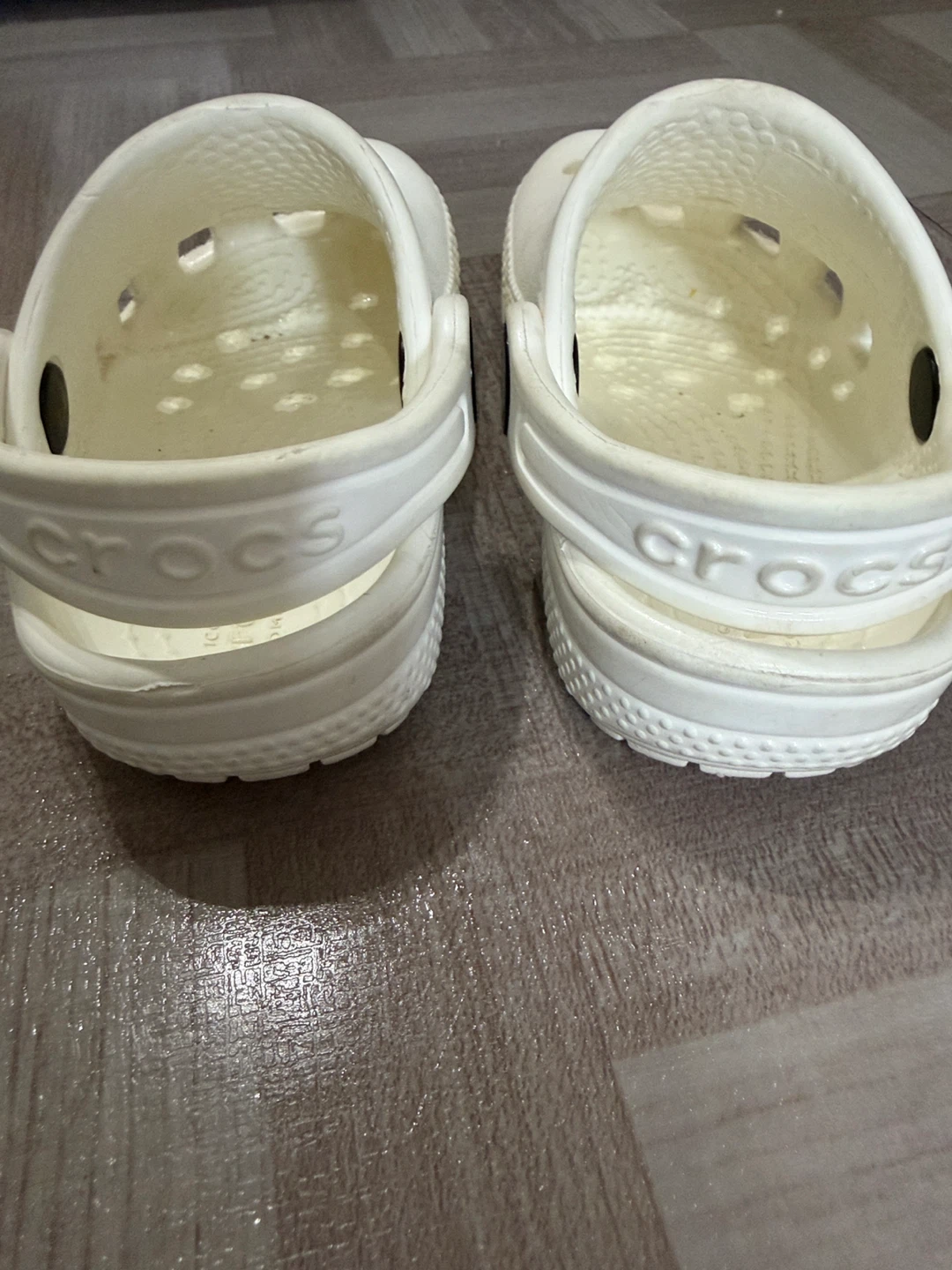 White Crocs Kids Size 5 - photo 3