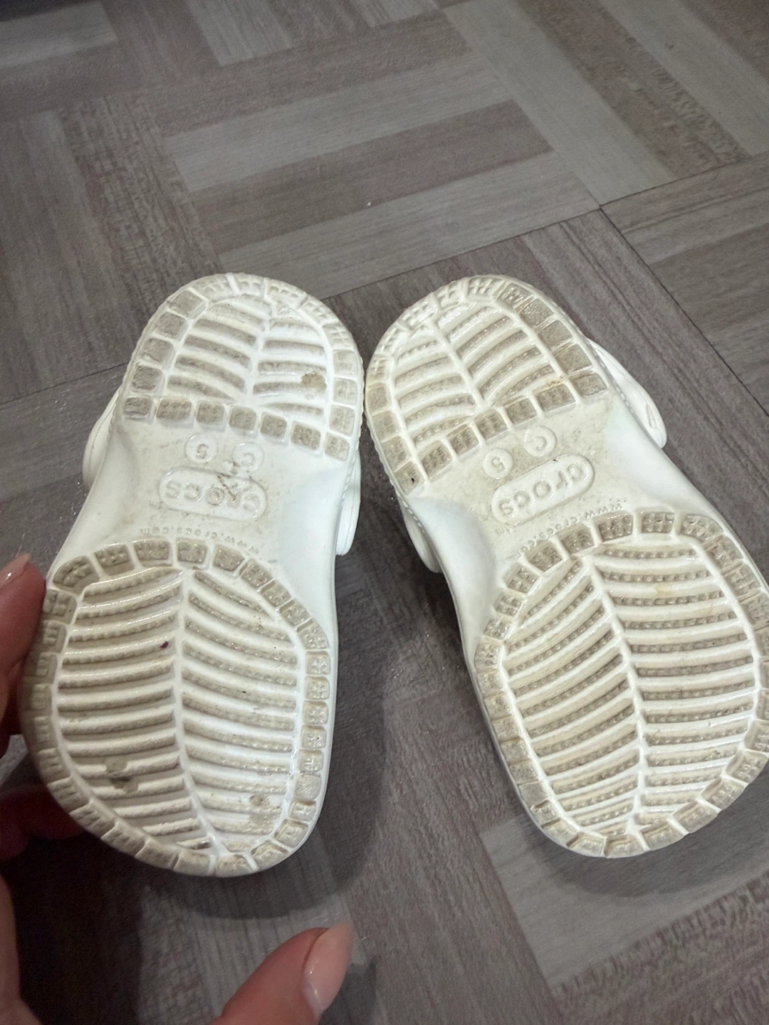White Crocs Kids Size 5 - photo 4