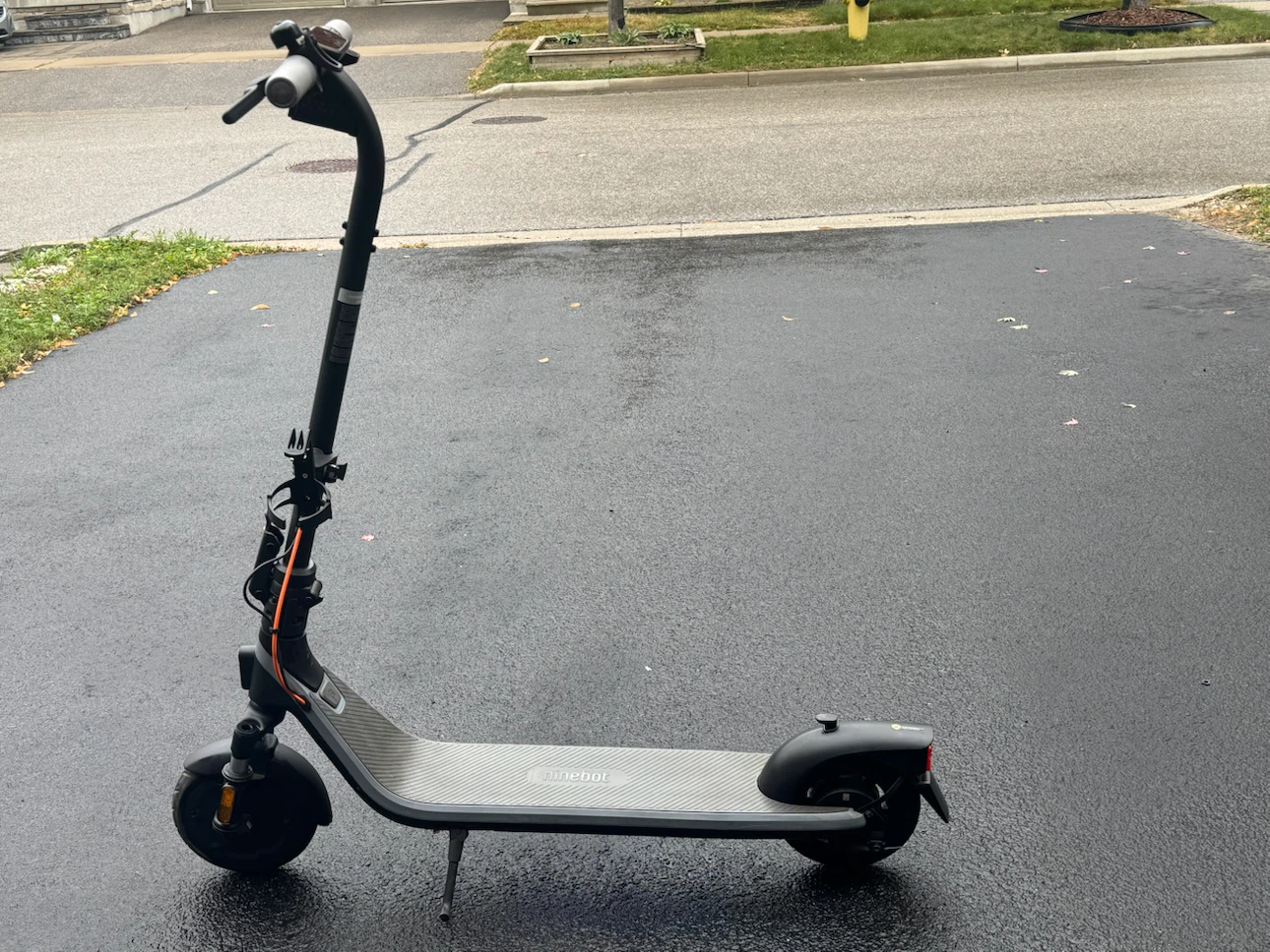 Segway E2 Plus II scooter (NEED GONE)