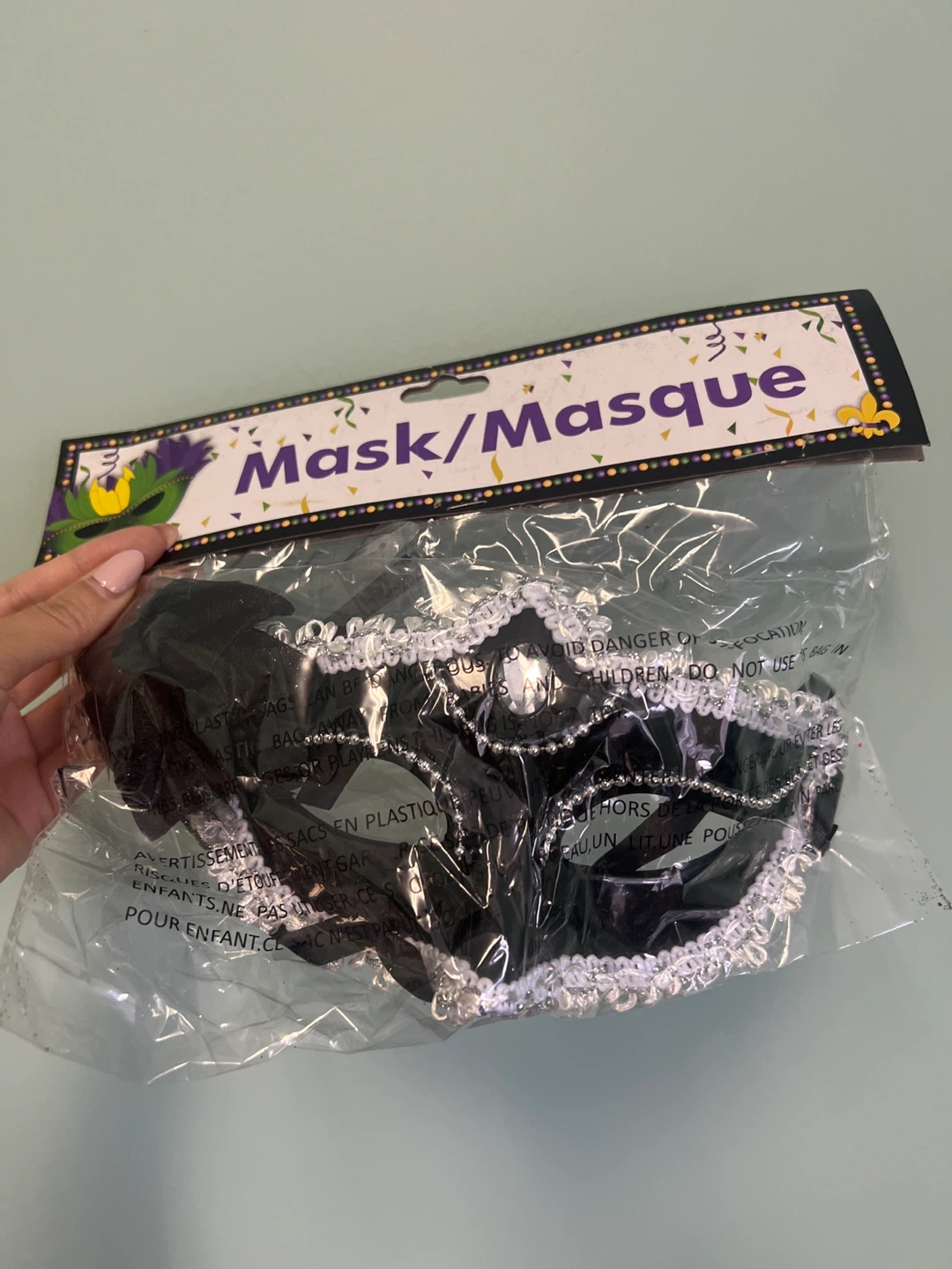 Black and white masquerade mask