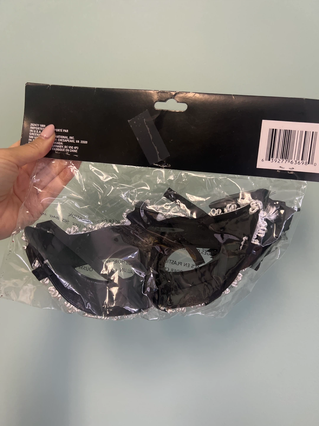 Black and white masquerade mask - photo 2