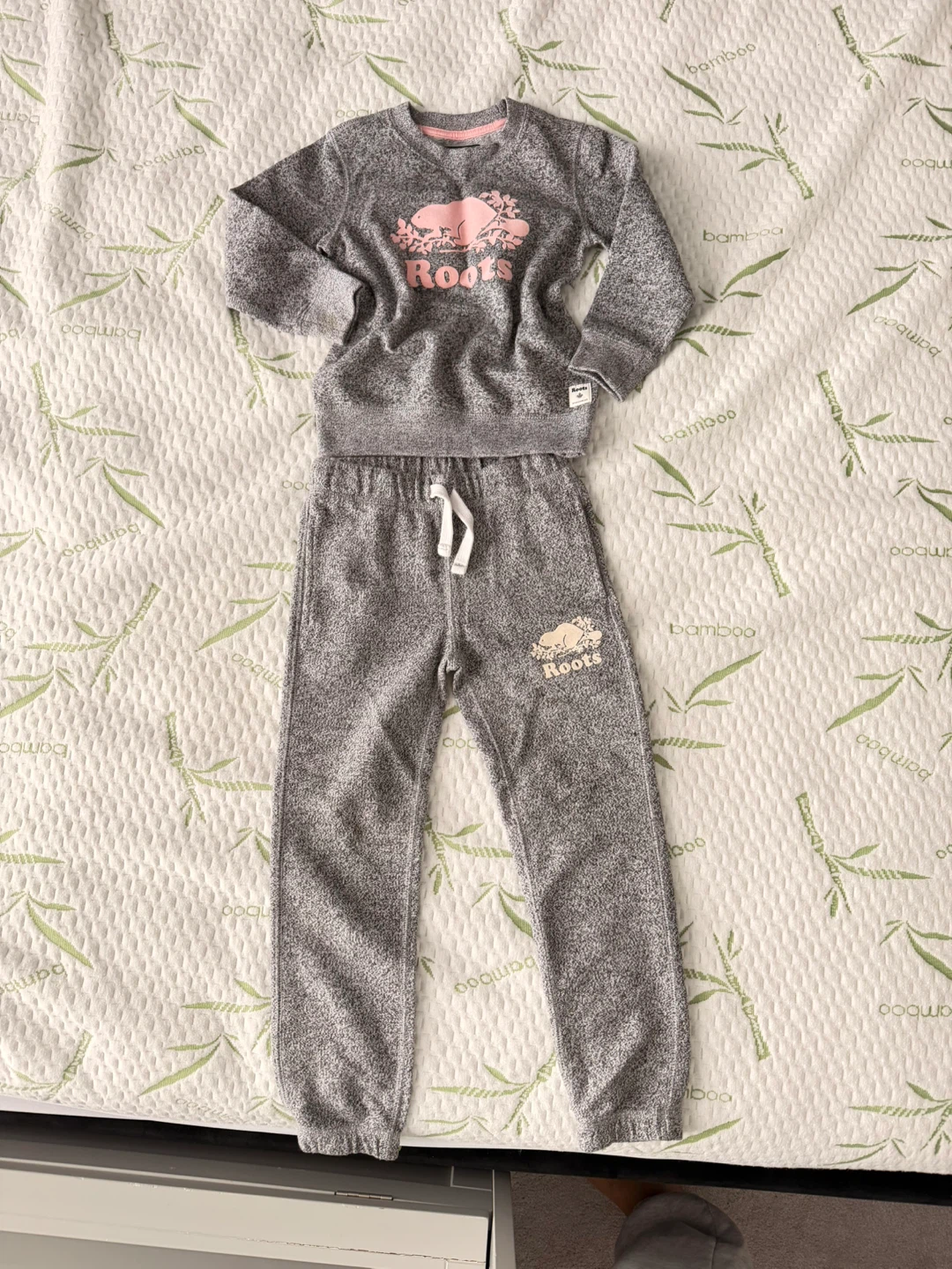 Roots Kids Sweatshirt and Sweatpants Set