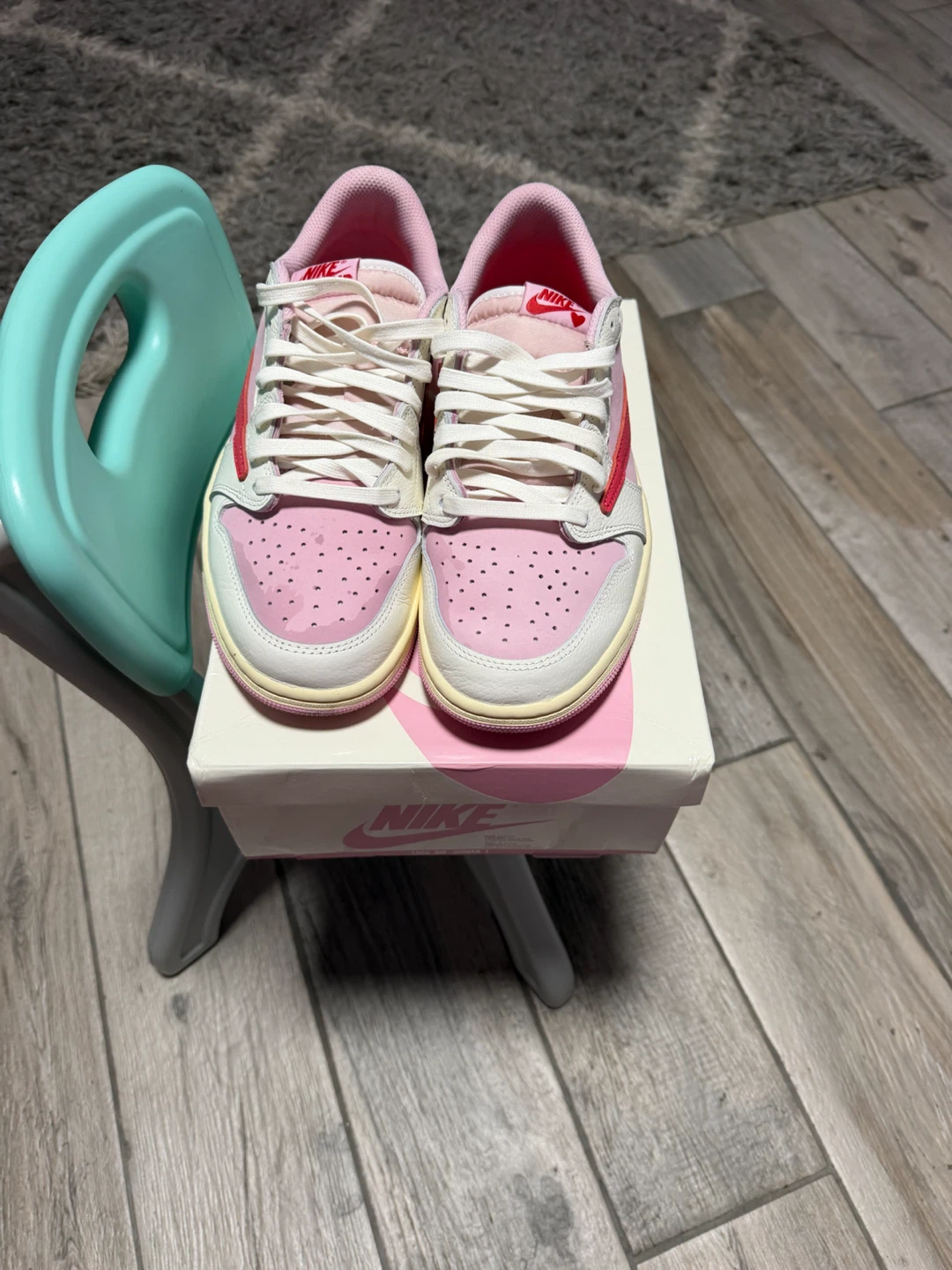 Nike Air Jordan 1 Low Travis Scott Pink - photo 3