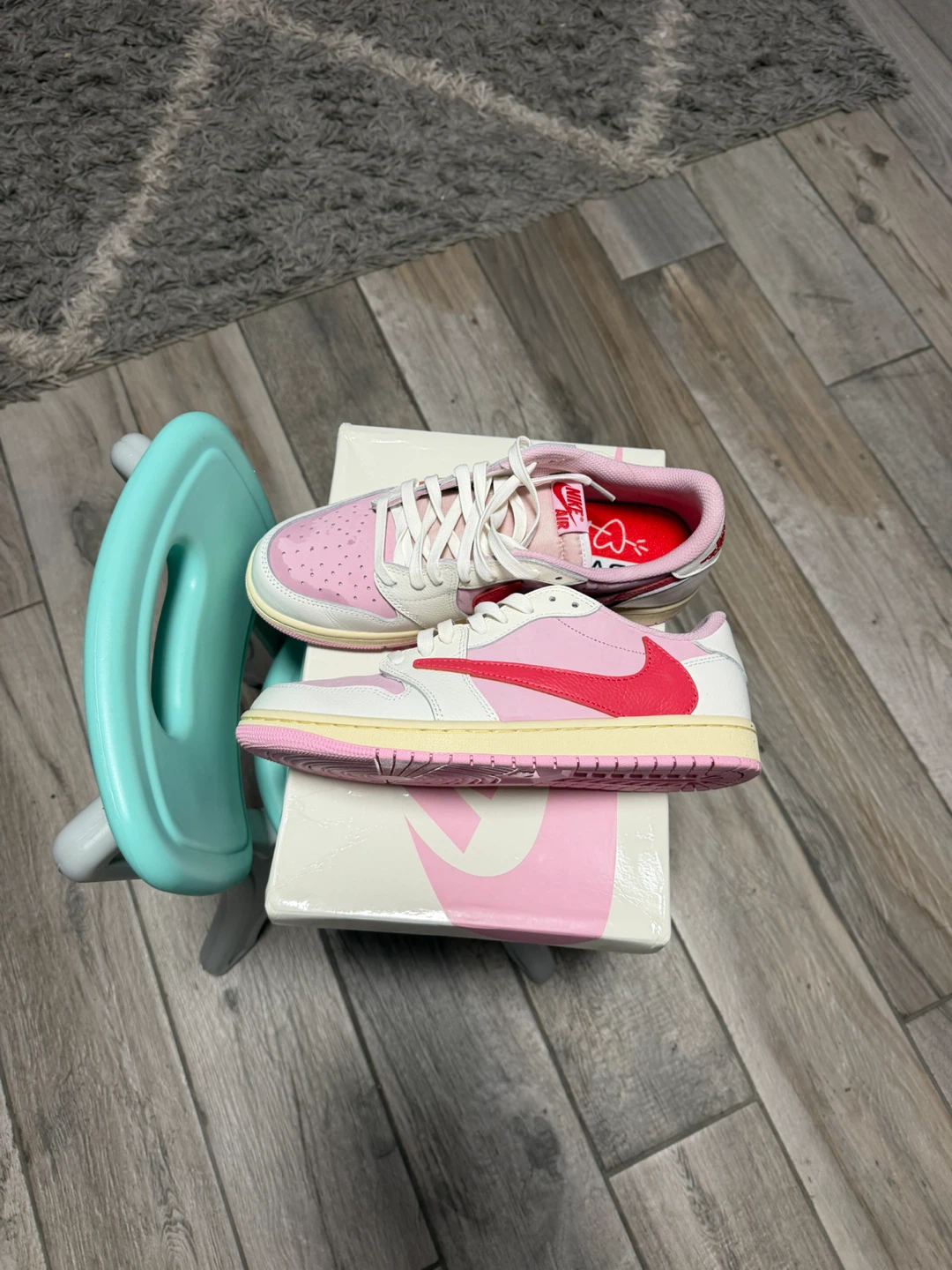 Nike Air Jordan 1 Low Travis Scott Pink - photo 4