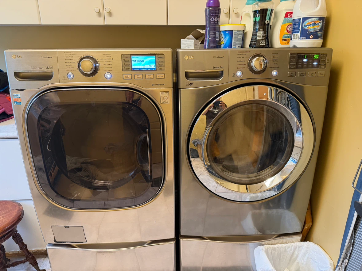 LG Steam Washer and Dryer Set