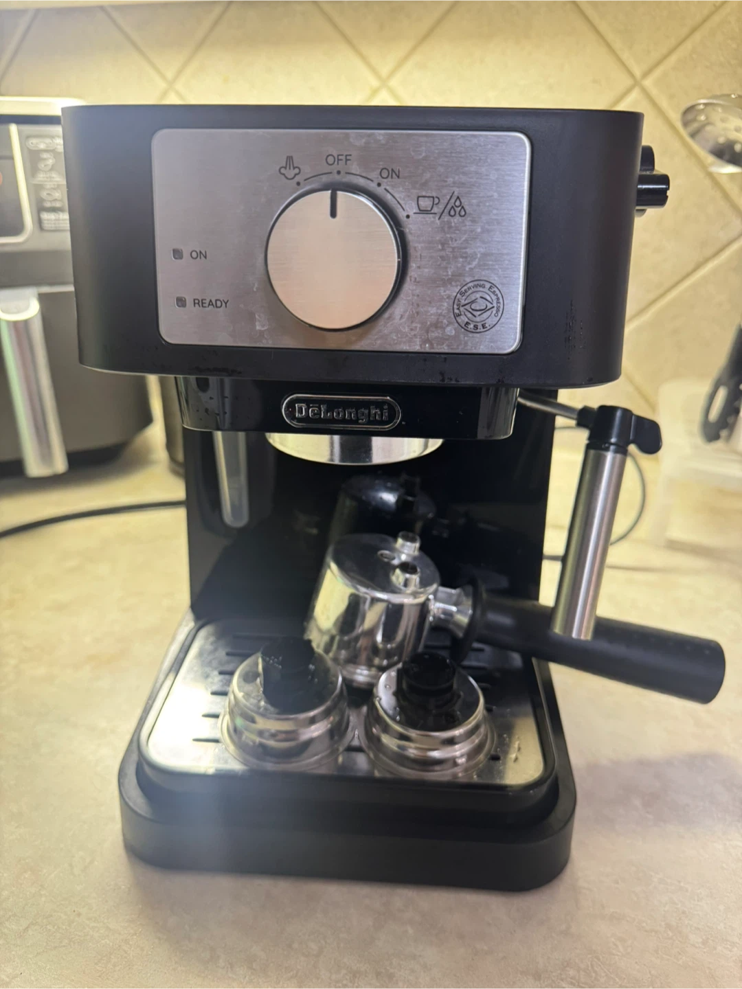 DeLonghi Stilosa Espresso and Cappuccino Maker - photo 2
