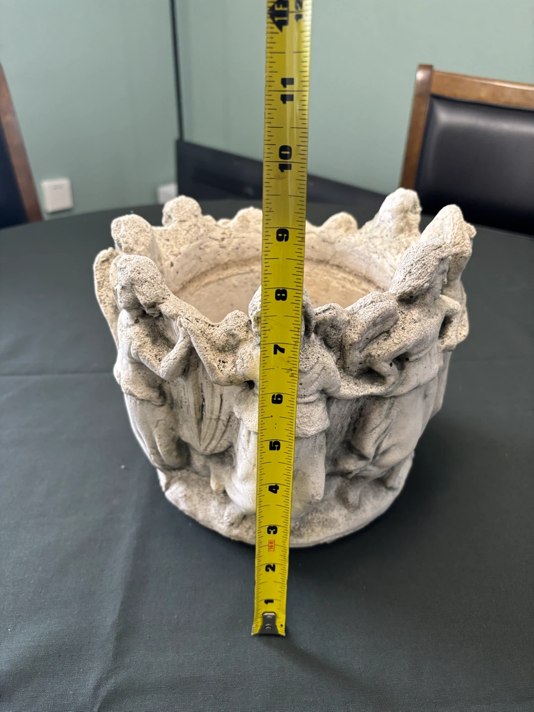 Stone effect decorative planter with figures - photo 2