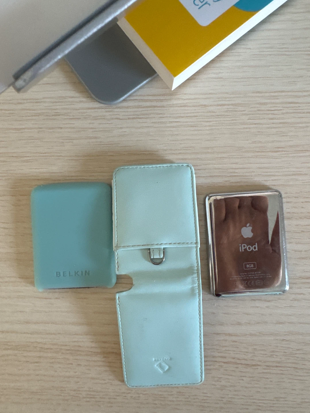 Apple iPod Nano 3rd Generation 8GB - photo 2