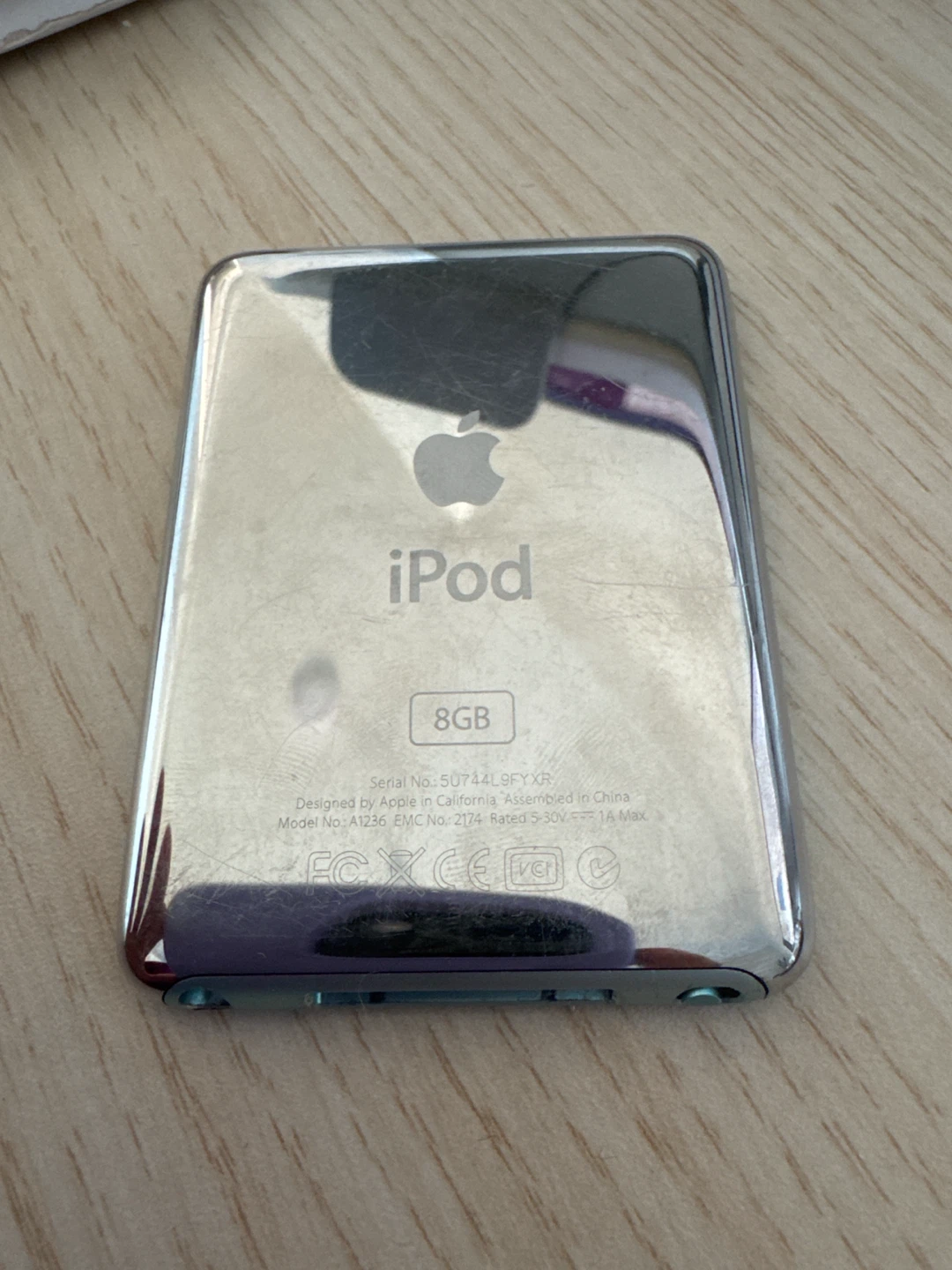 Apple iPod Nano 3rd Generation 8GB - photo 3