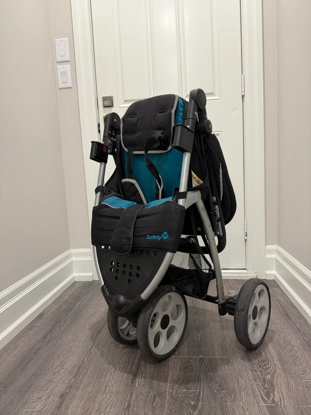 Safety 1st Urban Trek 3-Wheel Jogger Stroller – Good Condition - photo 2