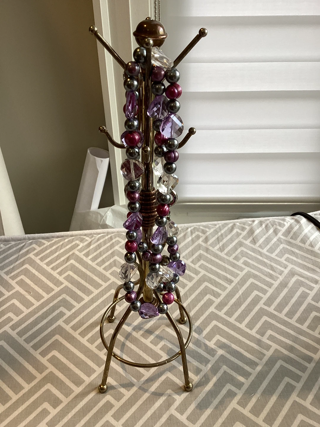 BRASS NECKLACE HOLDER