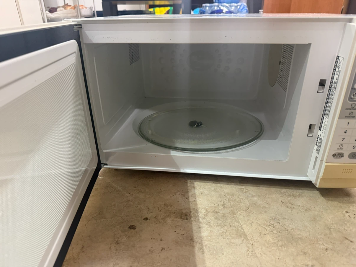 Sanyo Super Showerwave Microwave - photo 2