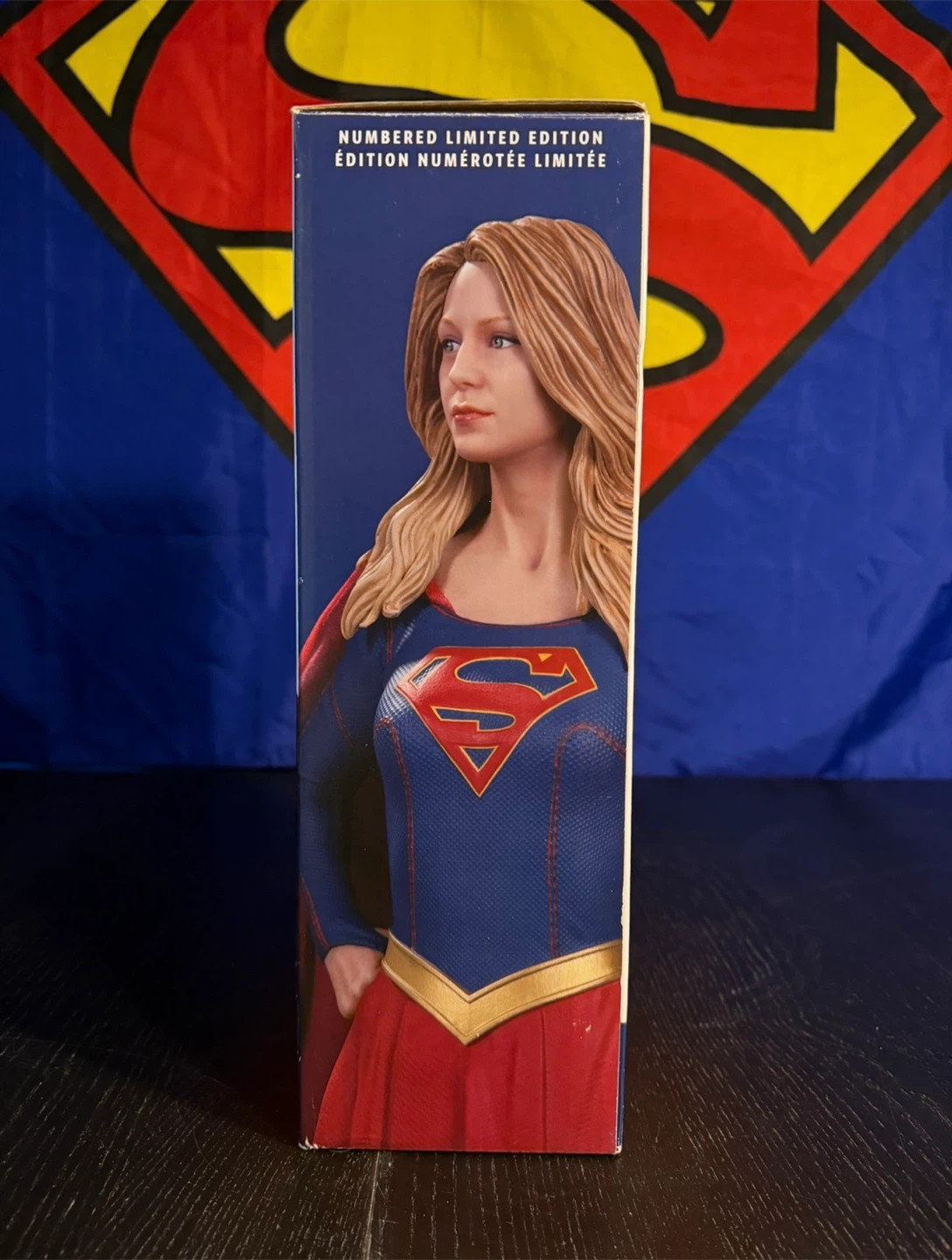 DC Collectibles Supergirl Statue - photo 2