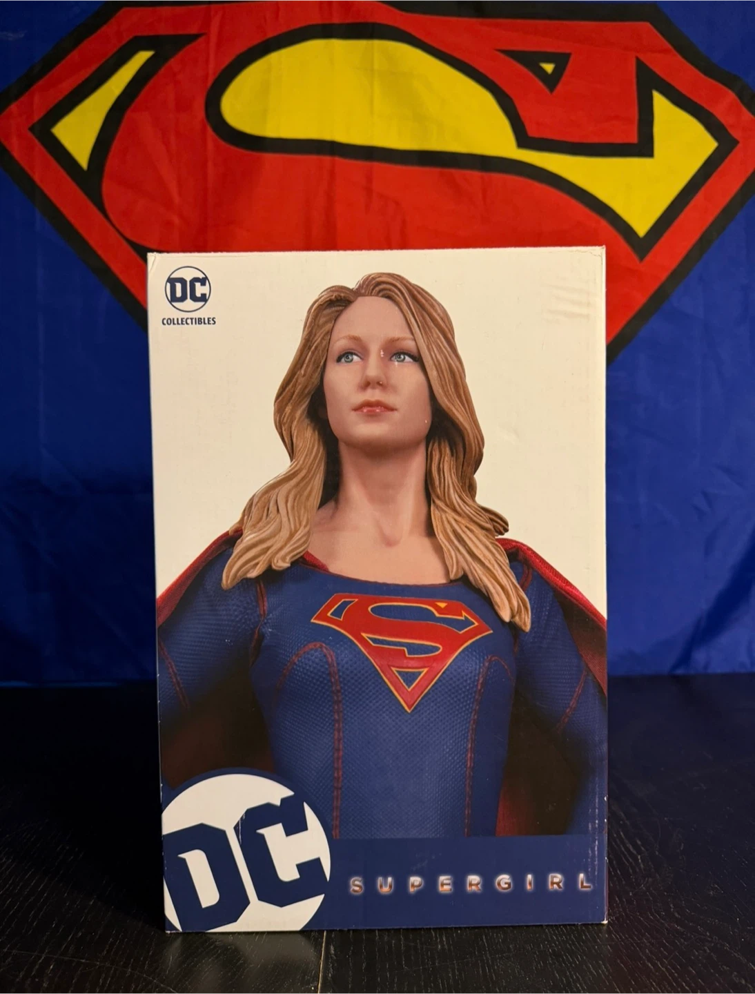 DC Collectibles Supergirl Statue - photo 4