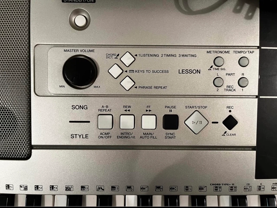 Yamaha YPT-320 Portable Keyboard - photo 3